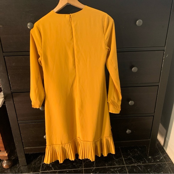 Warehouse mustard yellow shift pleated hem dress UK size 6. US 2. SKU I6 - Picture 2 of 14